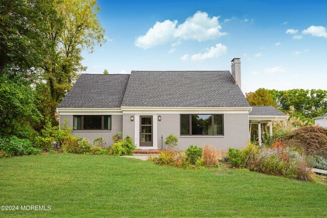 Building Photo - 828 Kingston Terrace