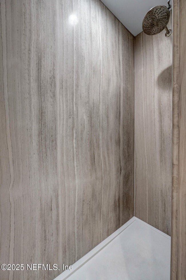 Building Photo - 810 Spinnakers Reach Dr