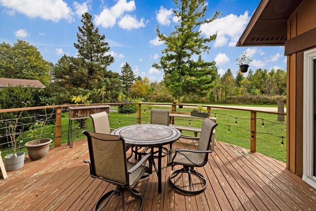 Building Photo - 4400 Valley Rd