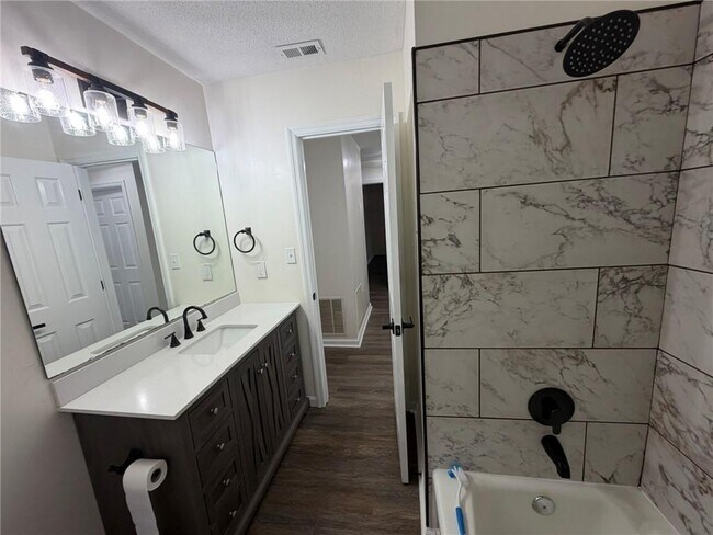Building Photo - 4309 Oak Ridge Bend