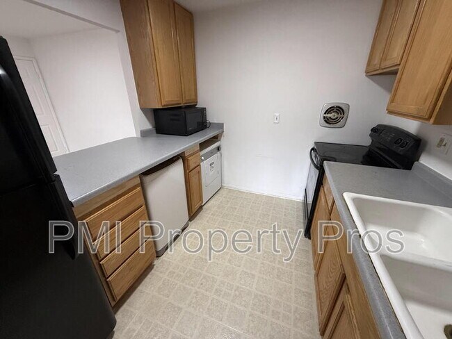 Building Photo - 139 Heidel Rd