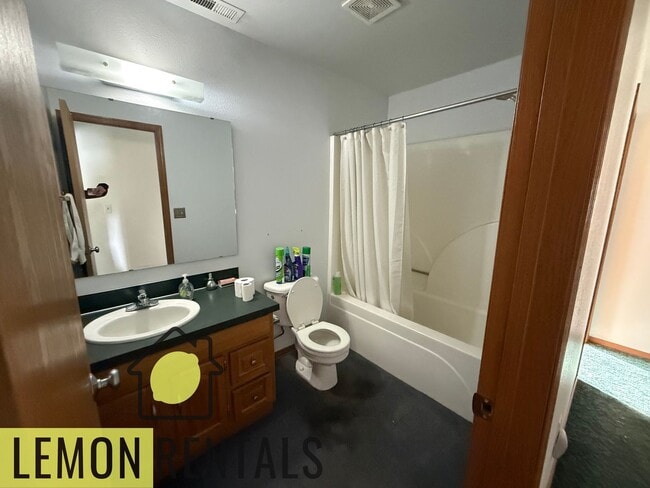 Building Photo - 3610 McLean Dr