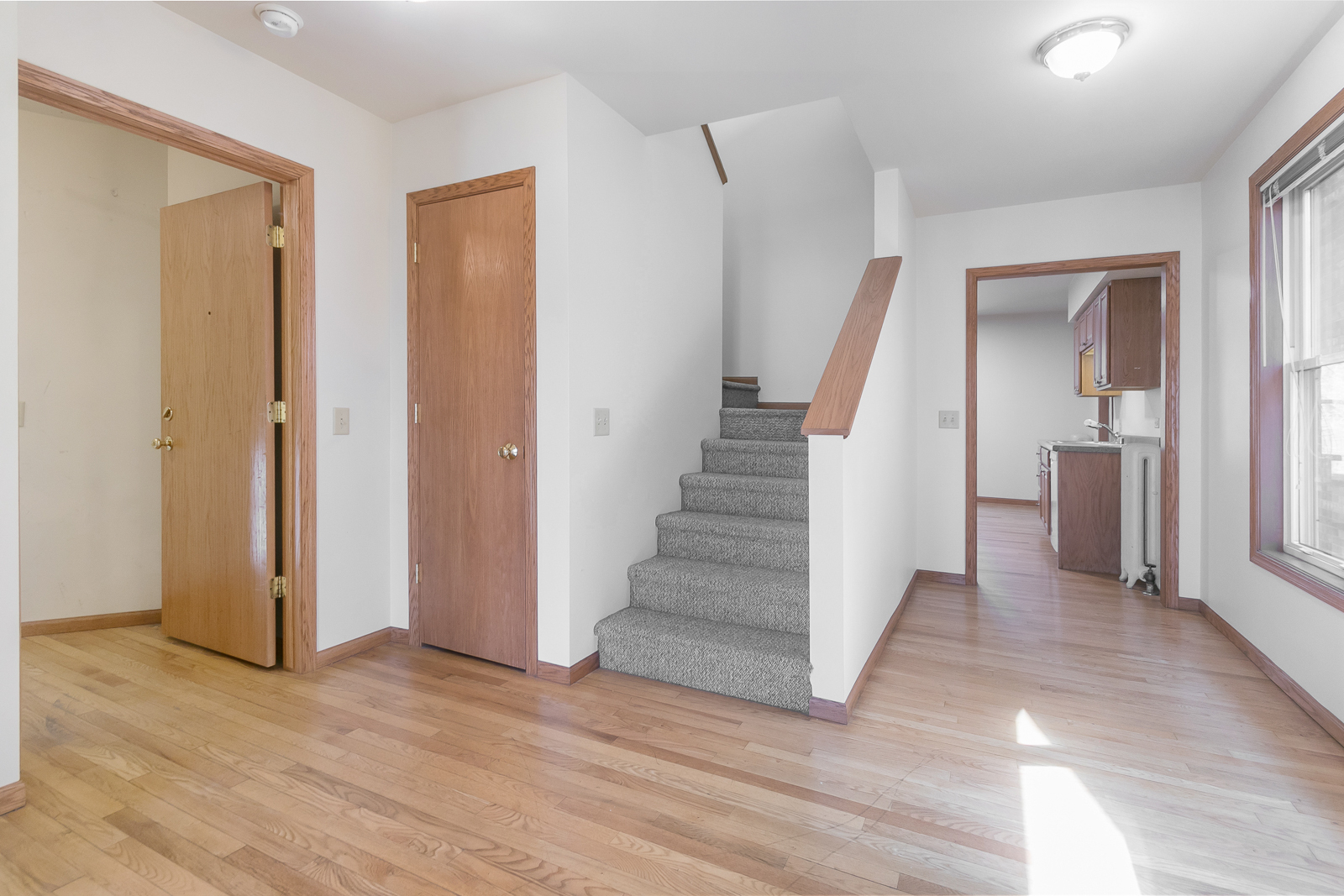 Building Photo - 419 W Doty St