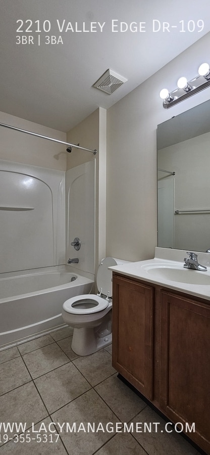 Building Photo - 2210 Valley Edge Dr