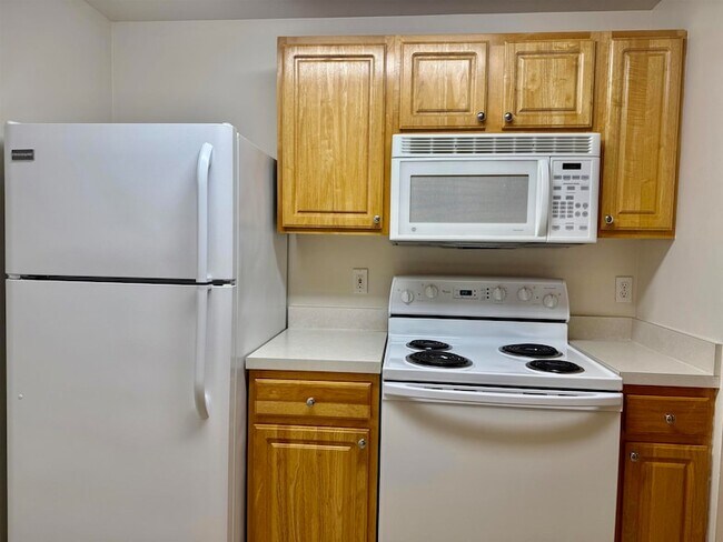 Building Photo - 4035 Grande Vista Blvd