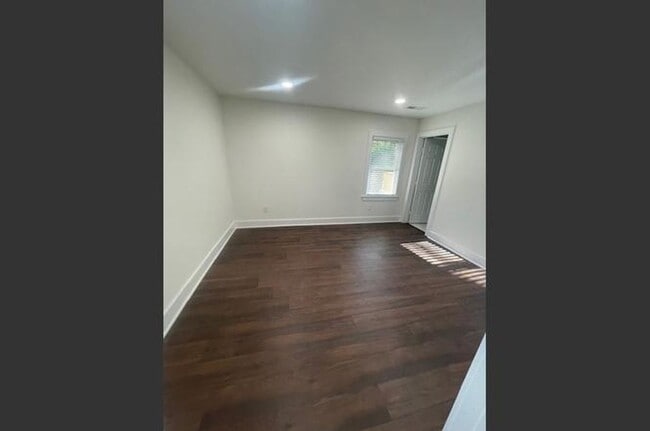 Building Photo - 1500 Starbrook Dr