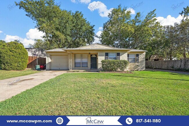 Building Photo - 3204 Caribbean Dr