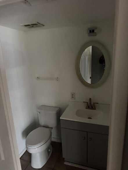 Building Photo - 313 Amherst Ave