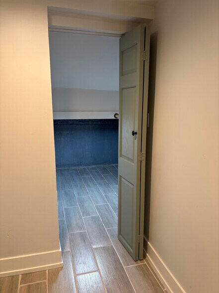 Storage - 4912 N Mason Ave