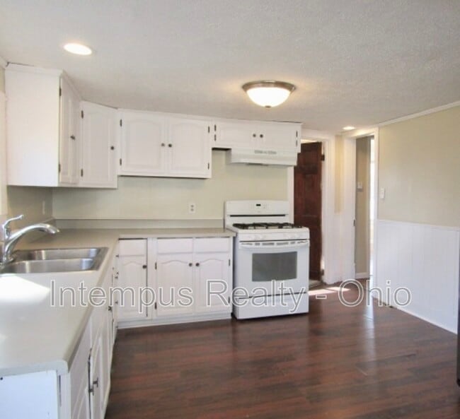 Building Photo - 236 E Winter St