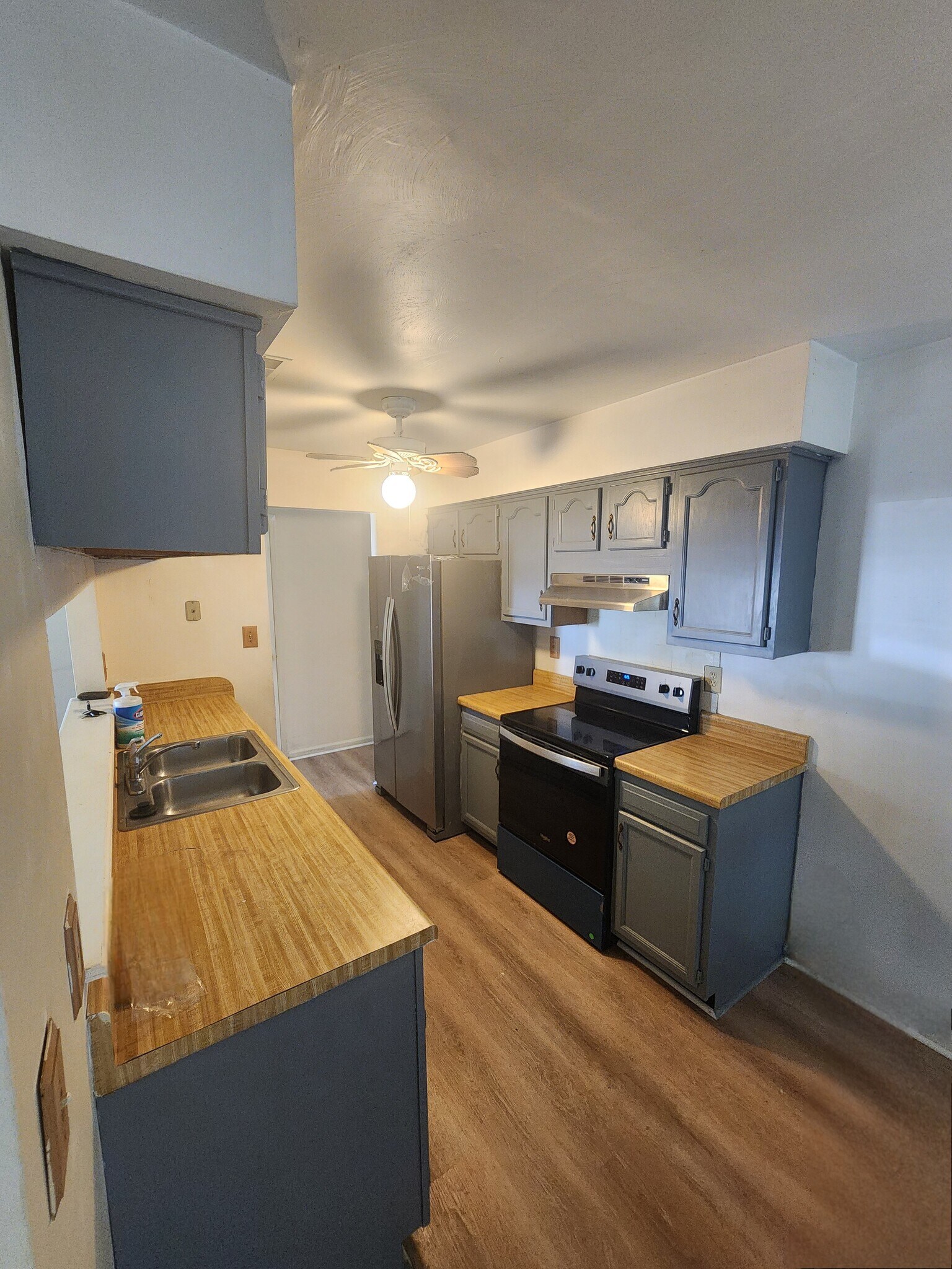 Building Photo - 2084 Rock Lake Loop