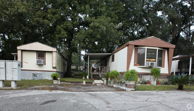 Building Photo - Oceanway Oaks Mobile Homes Park