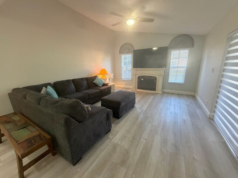 Building Photo - 11241 NW 22nd St