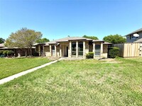 Building Photo - 1204 Elder