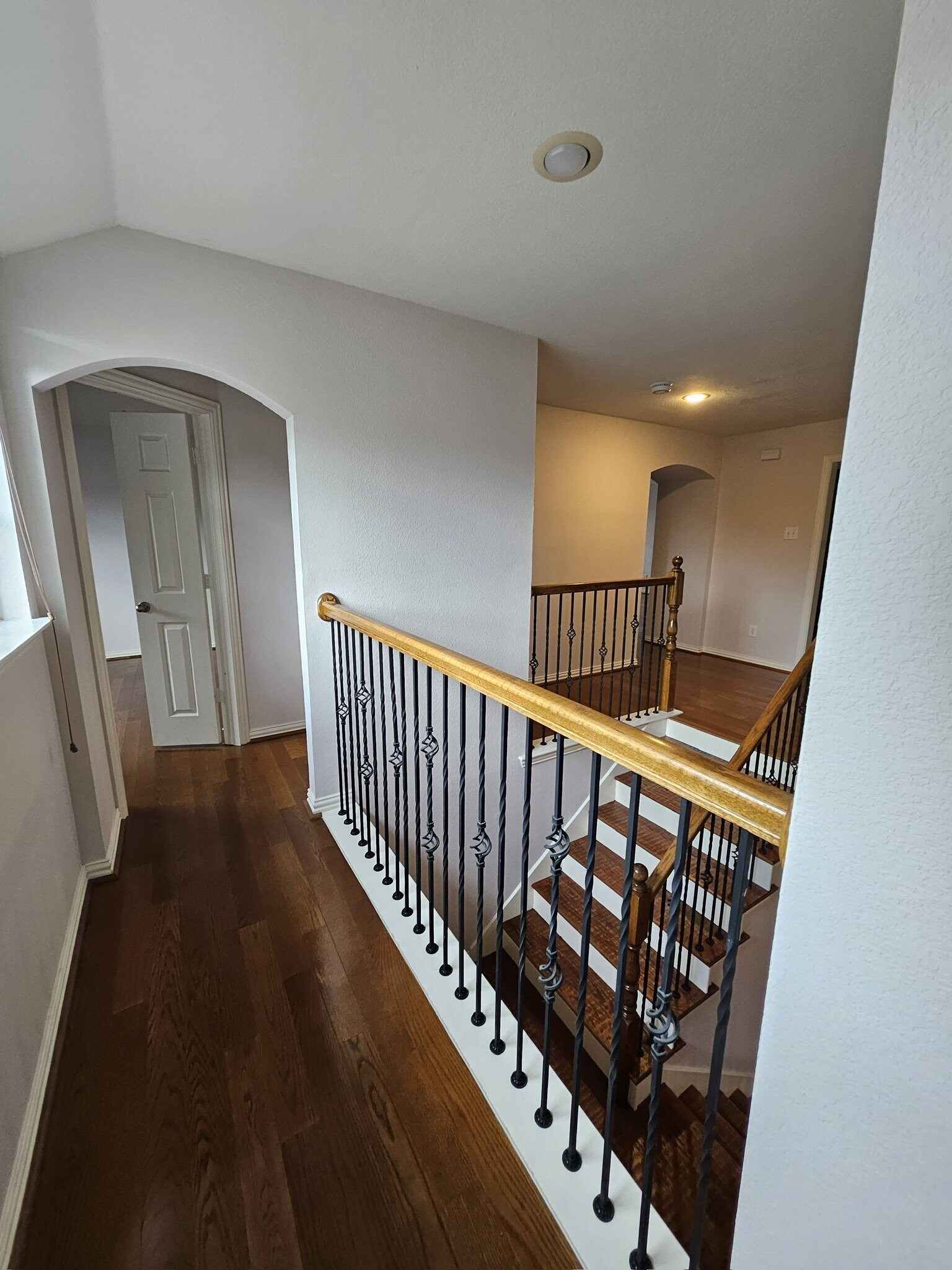 Building Photo - 1221 Capital Dr
