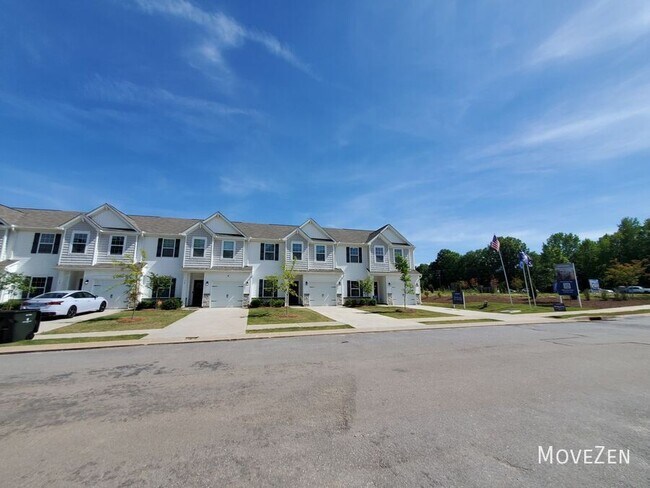 Building Photo - 12 Fernhill Ln