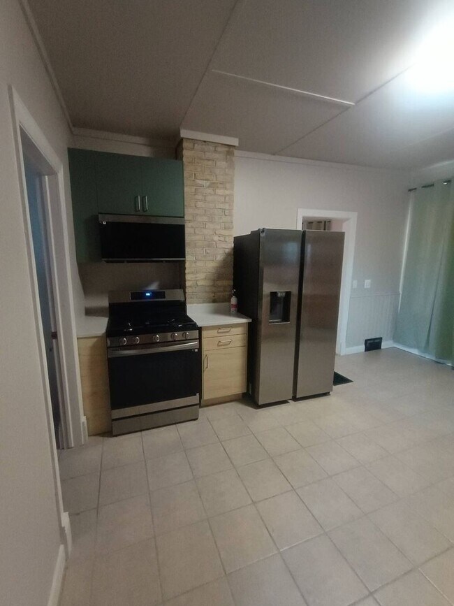 Building Photo - 2035-2037 N Buffum St