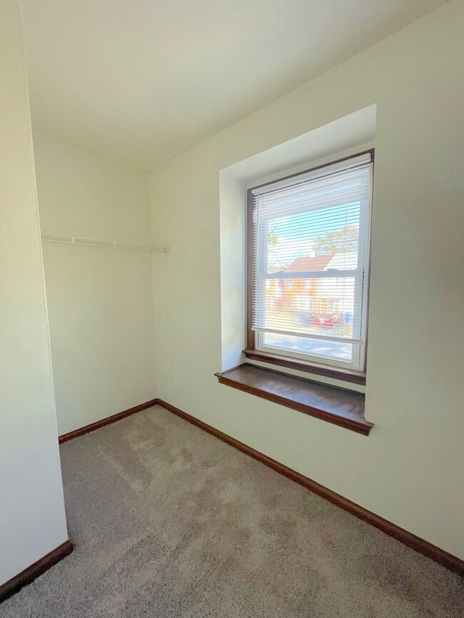 Building Photo - 5523 Gates Landing Rd