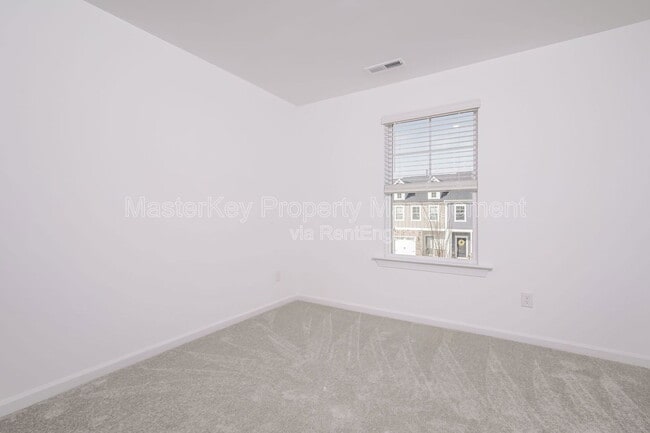 Building Photo - 265 Sweetbay Tree Dr