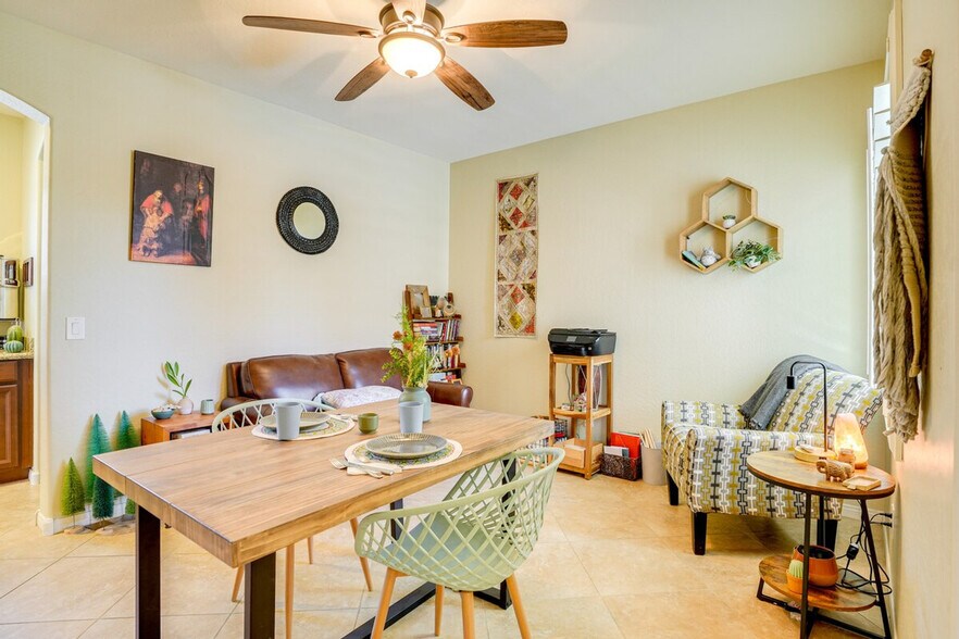 Building Photo - 17842 W Chuckwalla Canyon Rd