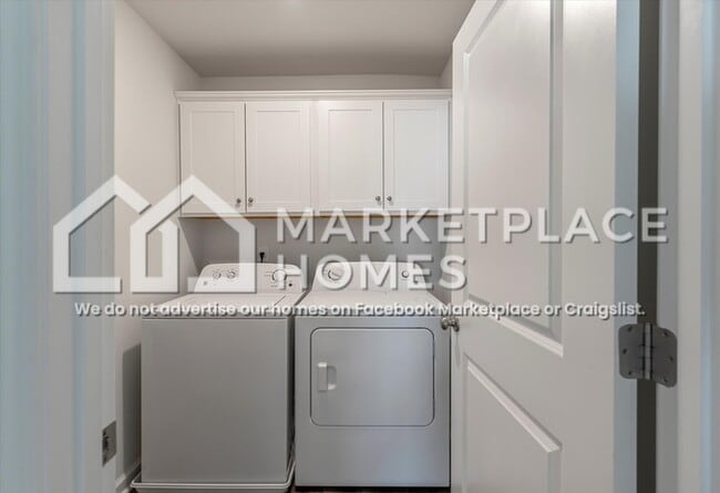 Building Photo - 296 Torslanda Ln