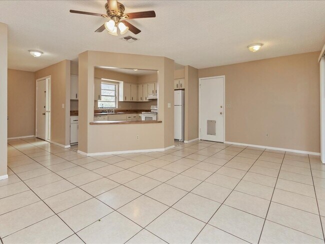 Building Photo - Great Price Single Family Home