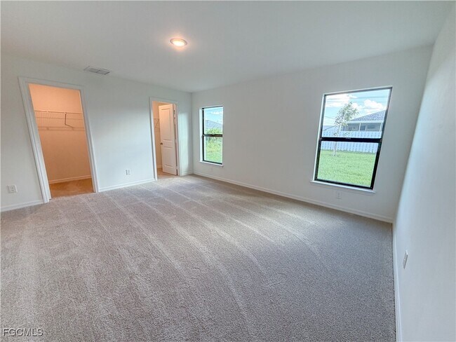 Building Photo - 420 NW 4th Terrace