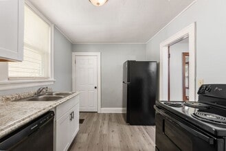 Building Photo - Adorable Single-Family Home!