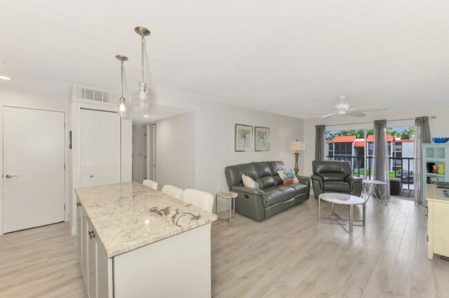 Building Photo - **AVAILABLE STARTING FEBRUARY 2026 FOR UP TO 6 MONTHS **