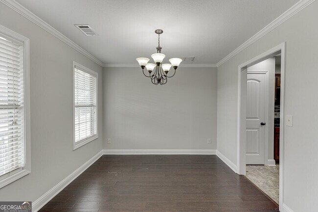 Building Photo - 323 Deer Run Dr