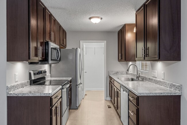 Building Photo - SW - Like New Home! Newer SS Appliances & Cabinets, Ceiling Fans, Blinds, Front Porch and Deck. M...