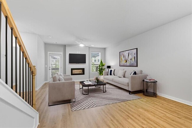 Building Photo - 2030 Main St NW