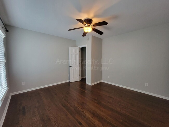 Building Photo - 3239 Osborne Rd NE