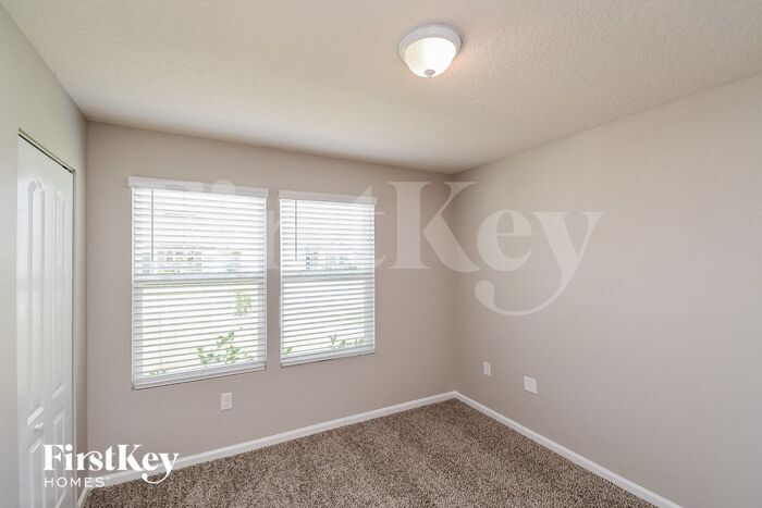Building Photo - 3535 Shiner Dr