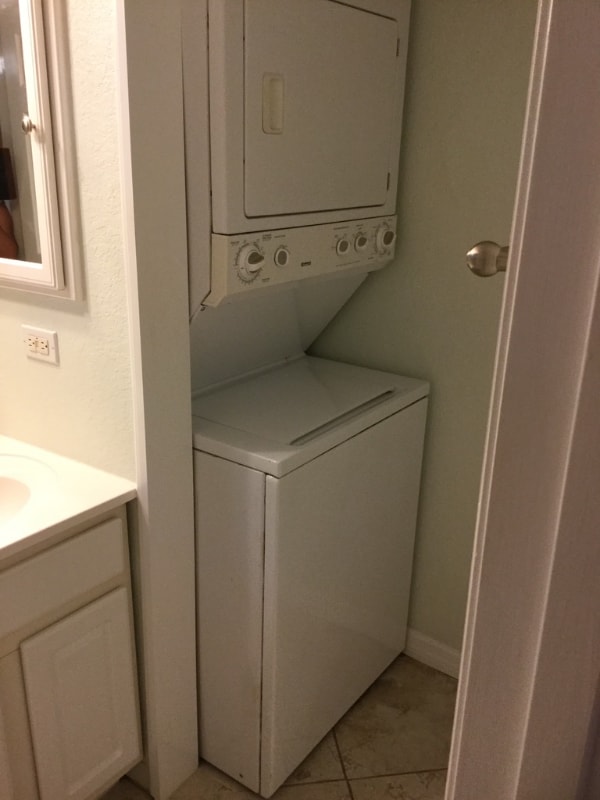 Building Photo - 2020 Lee Dr