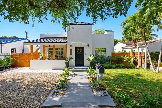 Building Photo - 1363 Biarritz Dr