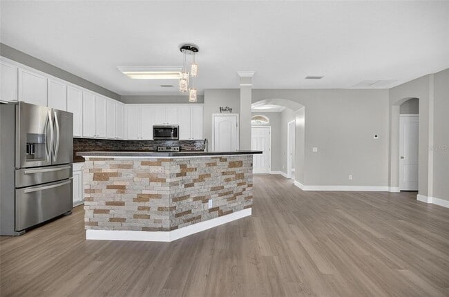 Building Photo - 37 Burnside Dr