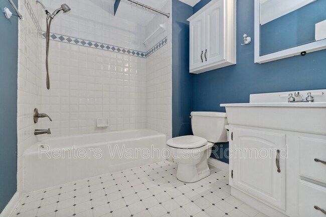 Building Photo - 1825 Ivystone Dr