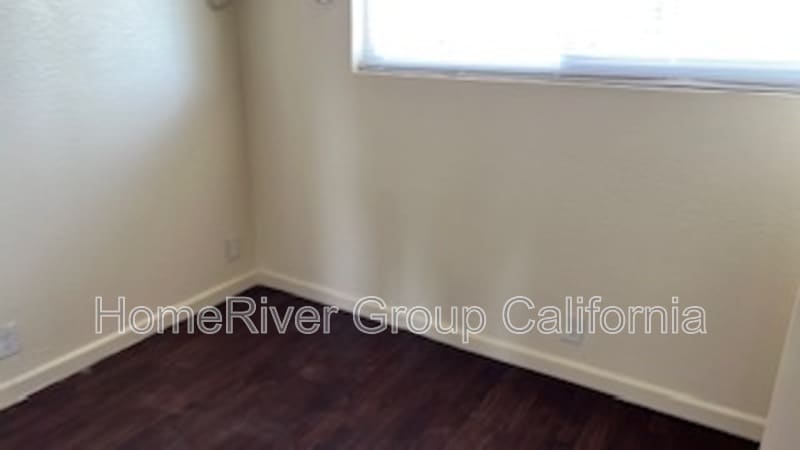 Building Photo - 683 El Camino Ave