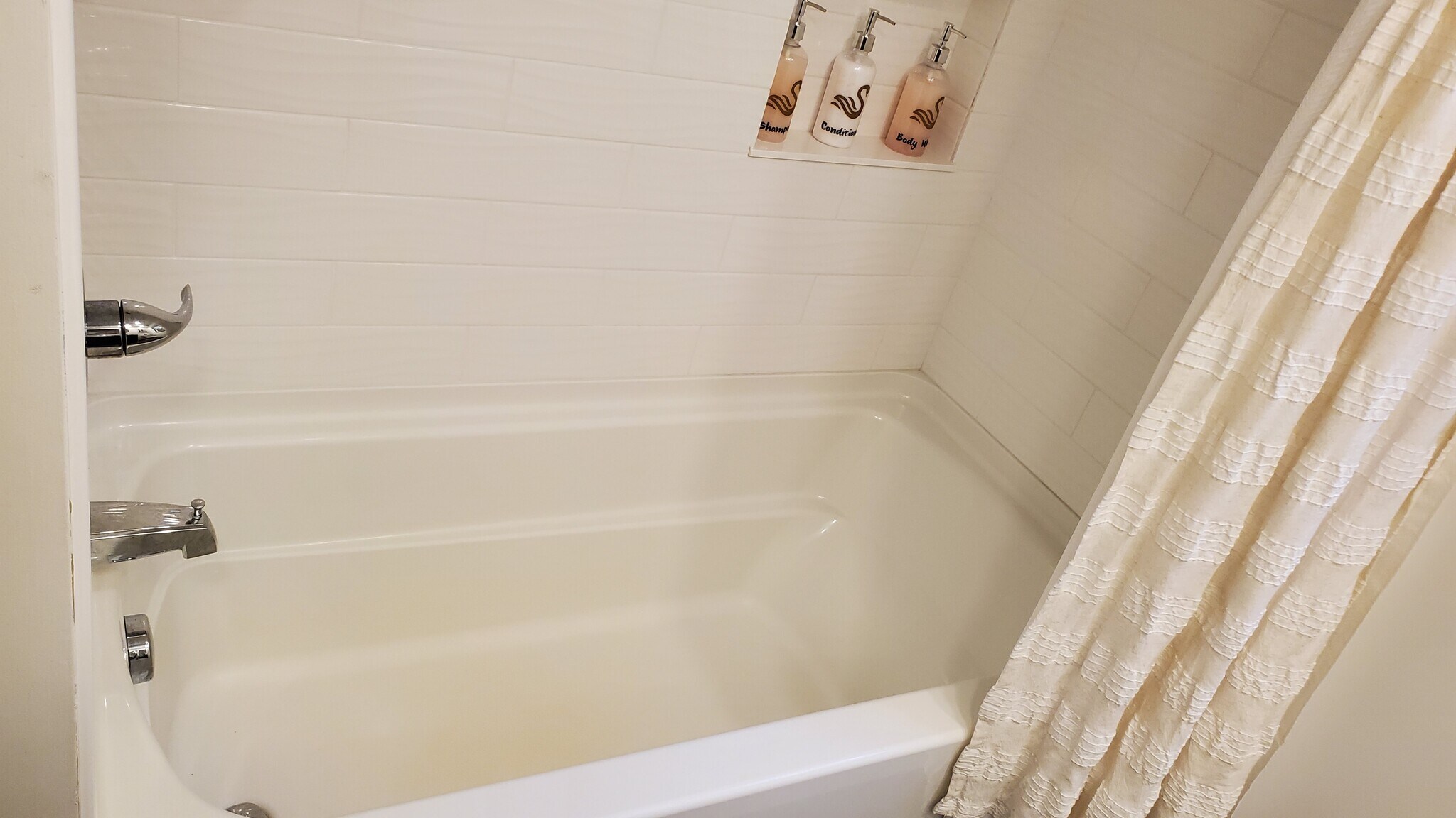 Building Photo - 7967 Sunset Dr