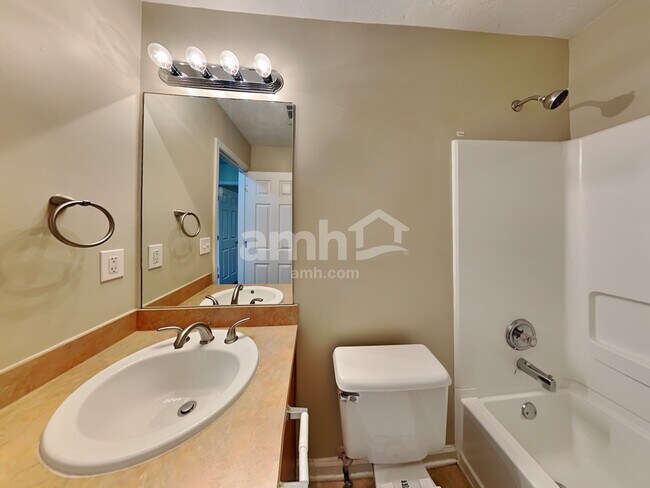 Building Photo - 3385 Woodash Ln