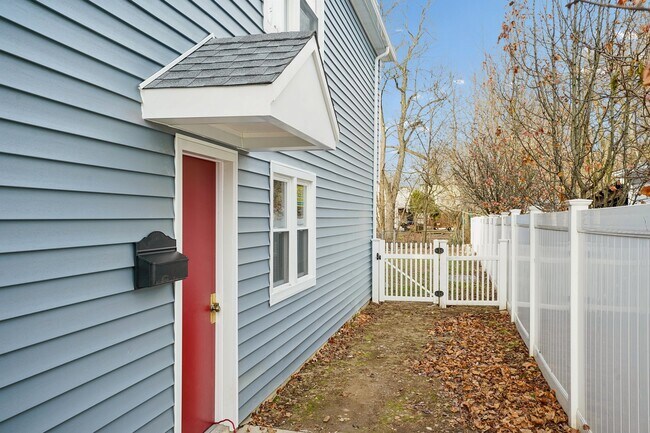 Building Photo - 11 Washington Ave