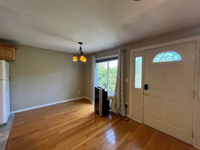 Building Photo - 4019 SE 66th Ave