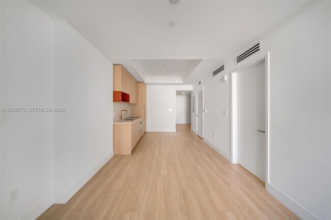 Building Photo - 90 FL-90