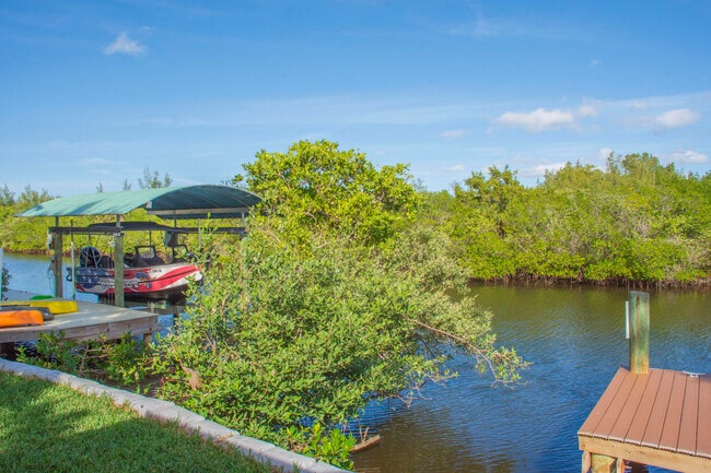 Building Photo - 922 Jackson Way