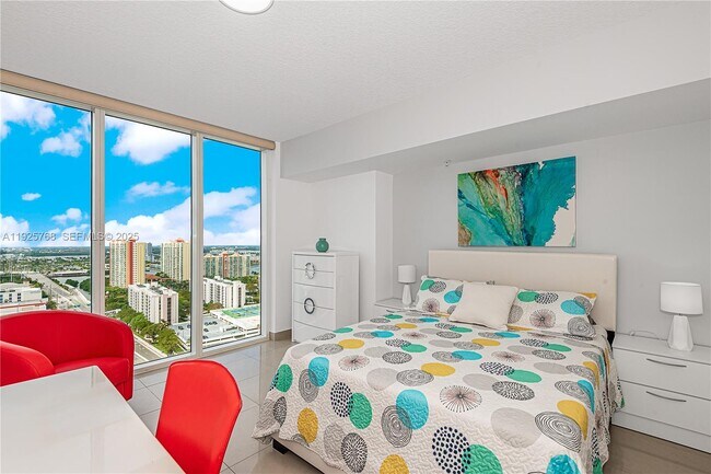 Building Photo - 16699 Collins Ave