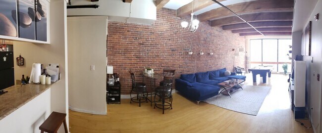 Building Photo - NORTH END 3 BED 2 BATH!!!