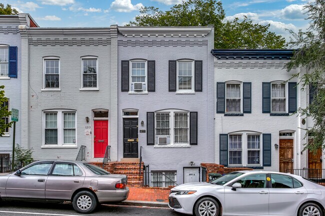 Primary Photo - 1211 33RD St NW