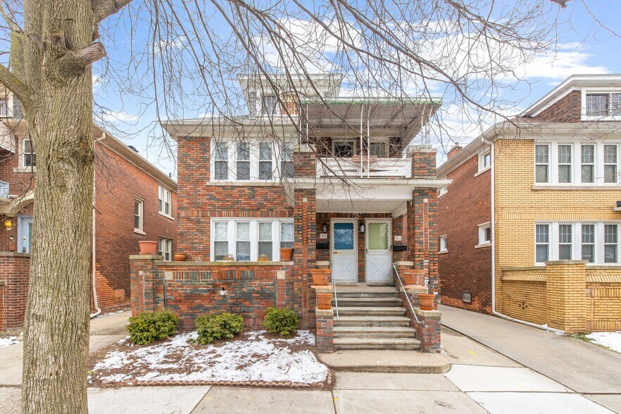 Building Photo - 966 Beaconsfield Ave