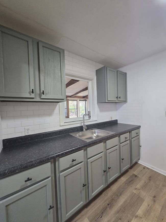 Building Photo - 1334 N Estelle St